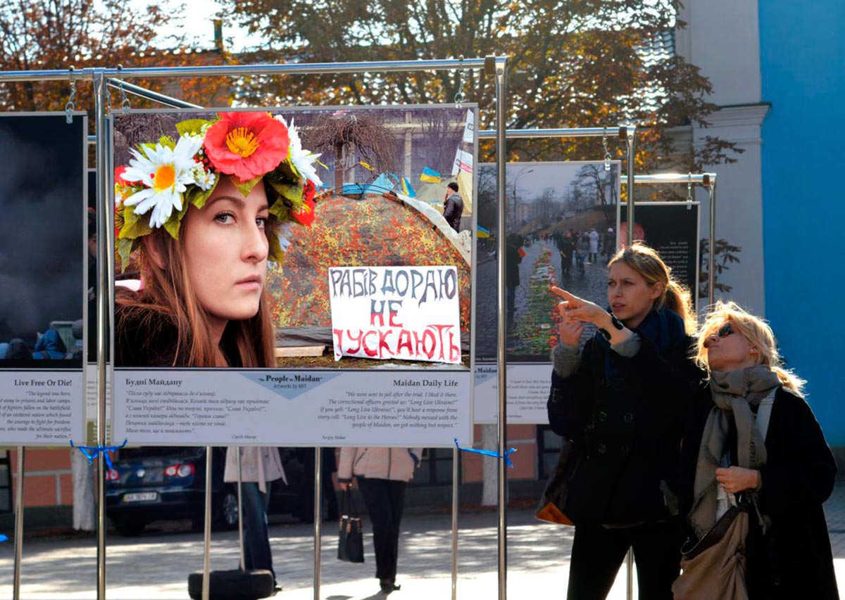 MELNIKOFF Дайджест. Рабов в Рай не пускают! На выставке «Люди Майдана». Киев, 2014 год.