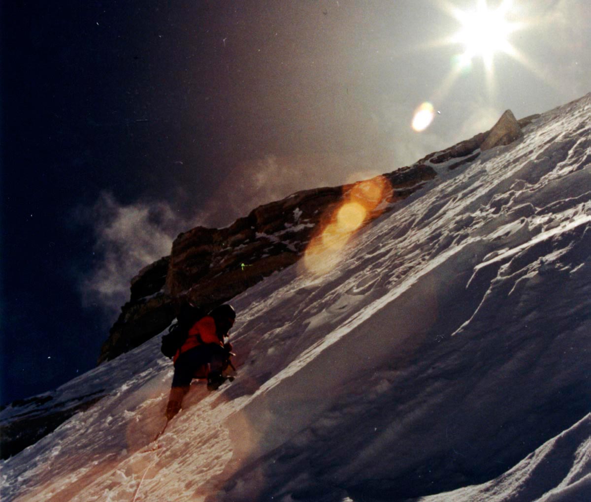 MELNIKOFF Дайджест. Владимир Балыбердин штурмует предвершинный взлет К2 на высоте 8450 метров. Пакистан, 1992 год.