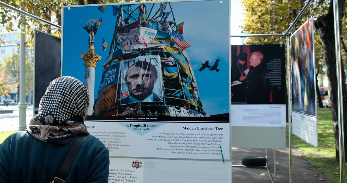 MFF Дайджест. Фотовыставка Сергея Мельникофф «Люди Майдана» в Риге. 2015 год.