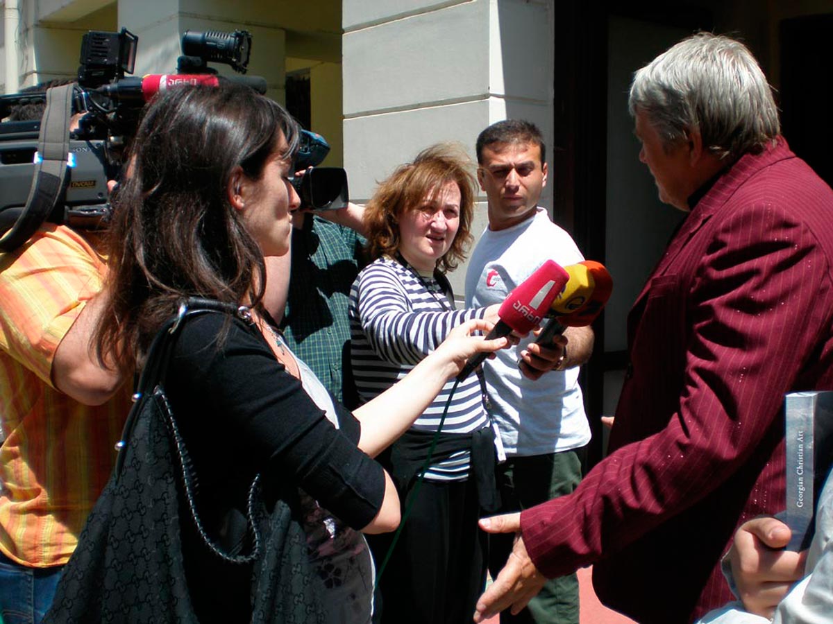 MELNIKOFF Дайджест. Сергей Мельникофф дает интервью журналистам Грузии после встречи с Патриархом Илией Вторым. Тбилиси, 2009 год.
